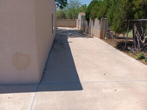 1015 June St NE in Albuquerque, NM - Building Photo - Building Photo