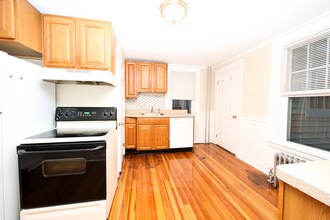 32 Sheppard Ave in Braintree, MA - Building Photo - Building Photo
