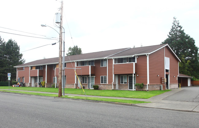 1325 Bonney Ave in Sumner, WA - Building Photo - Building Photo