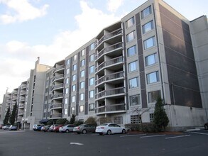 1550 Worcester Rd, Unit 225 in Framingham, MA - Building Photo - Building Photo