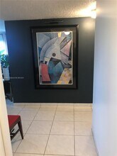 4174 Inverrary Dr in Lauderhill, FL - Foto de edificio - Building Photo