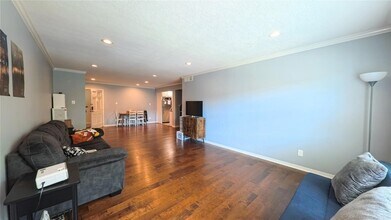 2700 Bellefontaine, Unit A25 in Houston, TX - Building Photo - Building Photo