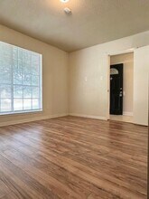 12315 Hawthorne Dr in Montgomery, TX - Foto de edificio - Building Photo