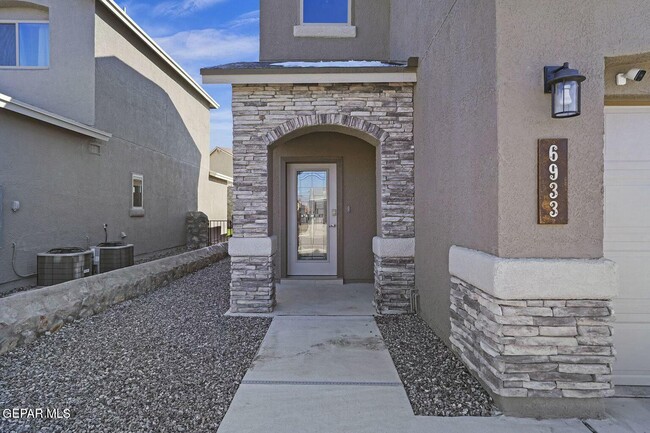 6933 Black Mesquite Dr in El Paso, TX - Building Photo - Building Photo