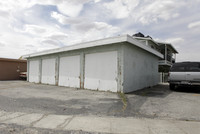 10933 Aztec Ln in Adelanto, CA - Foto de edificio - Building Photo