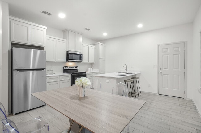 1002 N Tower Rd, Unit 1