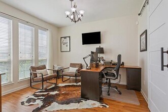 10856 Burnham Dr in Waco, TX - Building Photo - Building Photo