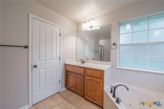 6201 Flag Stone Dr in Killeen, TX - Building Photo - Building Photo