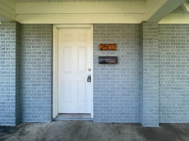 2502 Ethel Ave in Waco, TX - Foto de edificio - Building Photo