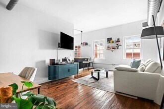 36 Strawberry St in Philadelphia, PA - Building Photo - Building Photo