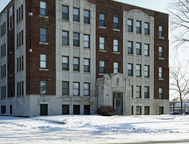 St. Paul Manor Apartments in Detroit, MI - Building Photo - Building Photo