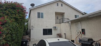 1120 W 93rd St in Los Angeles, CA - Building Photo