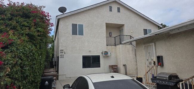 property at 1120 W 93rd St
