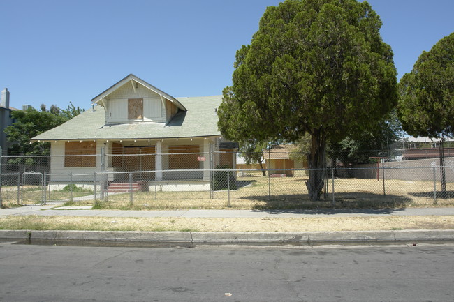 473 N Glenn Ave in Fresno, CA - Building Photo - Building Photo