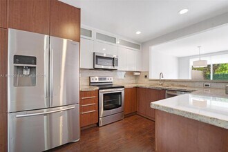 10032 NW 43rd Terrace in Doral, FL - Building Photo - Building Photo