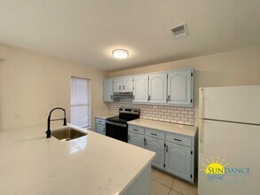 947 Ashley Ln in Fort Walton Beach, FL - Building Photo - Building Photo