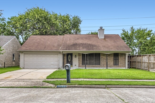 11910 Yearling Dr