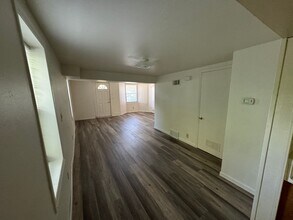 2818 W St Paul Ave in Milwaukee, WI - Building Photo - Building Photo