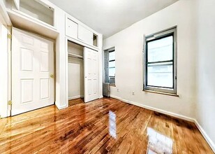 214 East 10th Street in New York, NY - Building Photo - Building Photo