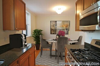 60 Brattle St, Unit 701 in Cambridge, MA - Building Photo - Building Photo
