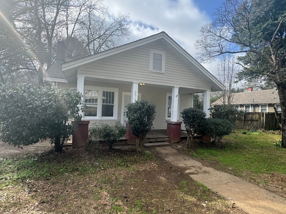2514 Popular St in Montgomery, AL - Building Photo