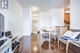901-918 HOLMES Ave in Toronto, ON - Building Photo - Building Photo