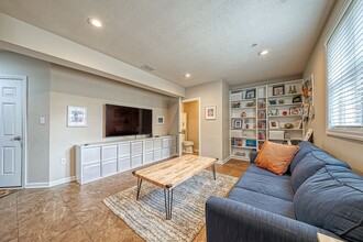 129 3rd St in Oakmont, PA - Building Photo - Building Photo
