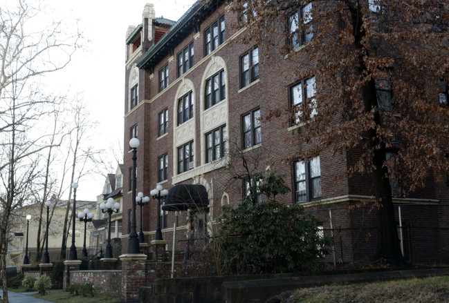 57 Chestnut St in East Orange, NJ - Foto de edificio - Building Photo