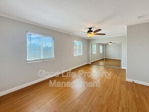 8687 San Vicente St in San Diego, CA - Building Photo - Building Photo