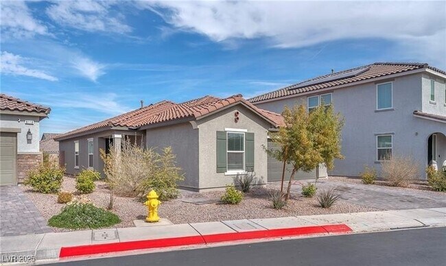 8106 Guadiano Ave in Las Vegas, NV - Building Photo - Building Photo