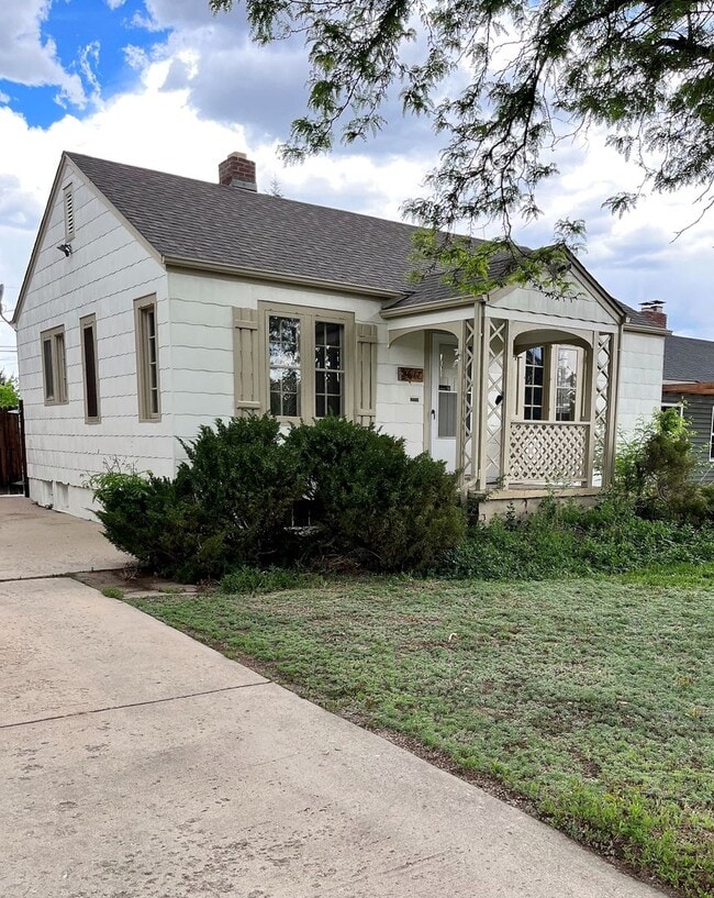 property at 2617 S Humboldt St