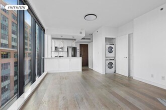 41-26 27th St in Queens, NY - Foto de edificio - Building Photo