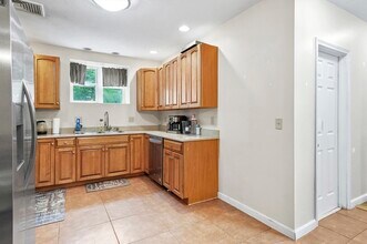 9 Gover Rd in Millbury, MA - Building Photo - Building Photo