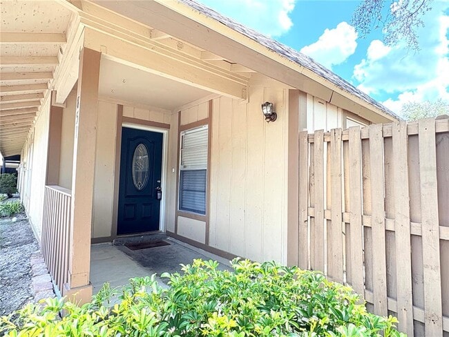 851 Creekway Ct in Brandon, FL - Foto de edificio - Building Photo