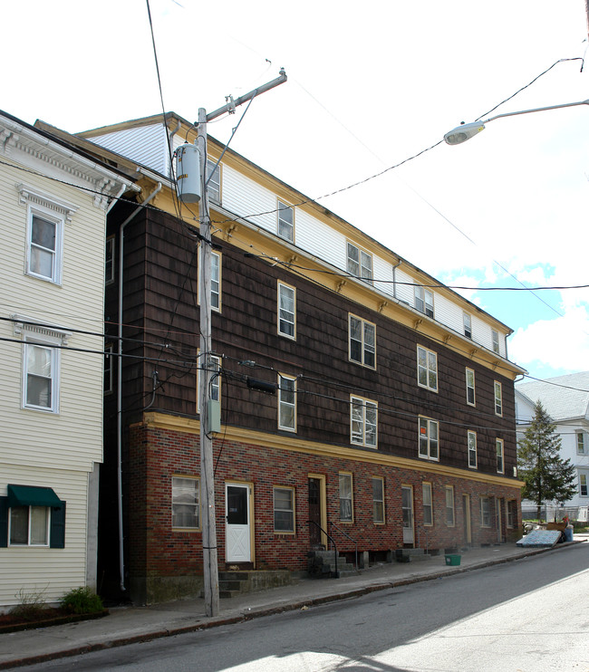 90 Blackstone St in Woonsocket, RI - Foto de edificio - Building Photo