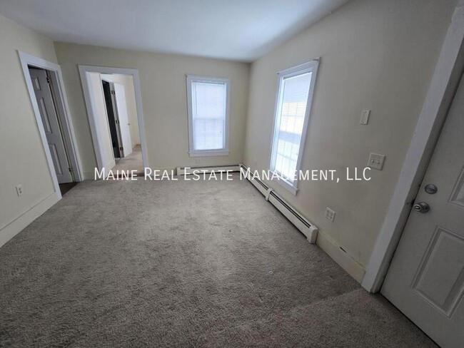10 Otis St in Bangor, ME - Building Photo - Building Photo