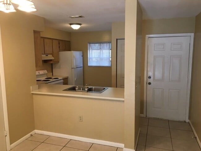 2145 SW 39th Way in Gainesville, FL - Building Photo - Building Photo