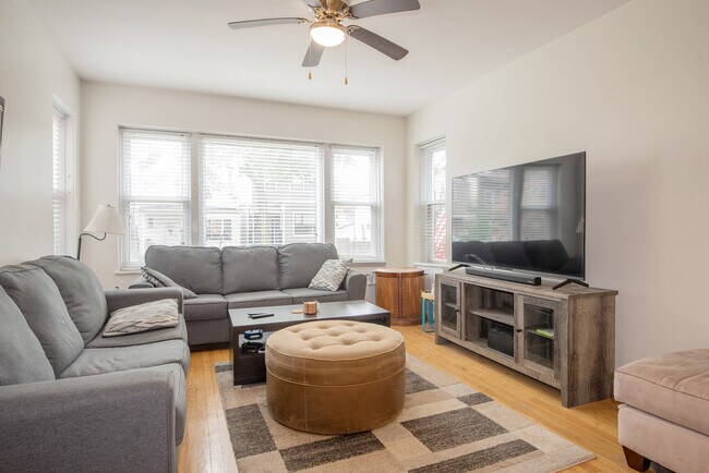 3834 N Hermitage Ave in Chicago, IL - Building Photo - Building Photo