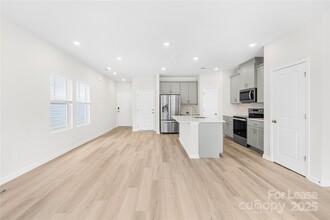 2220 Belterra Dr in Charlotte, NC - Building Photo - Building Photo