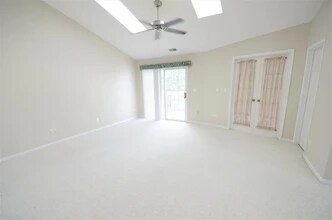 2227 Waterleaf Ct, Unit 201 in Naperville, IL - Building Photo - Building Photo