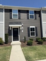 103 Fernside Ct in Greenville, SC - Building Photo
