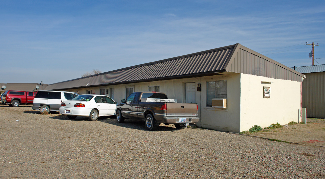 2270 Us-30 W in Fruitland, ID - Building Photo