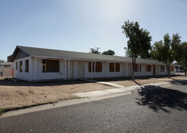 710 N Olive Ave in Casa Grande, AZ - Foto de edificio - Building Photo