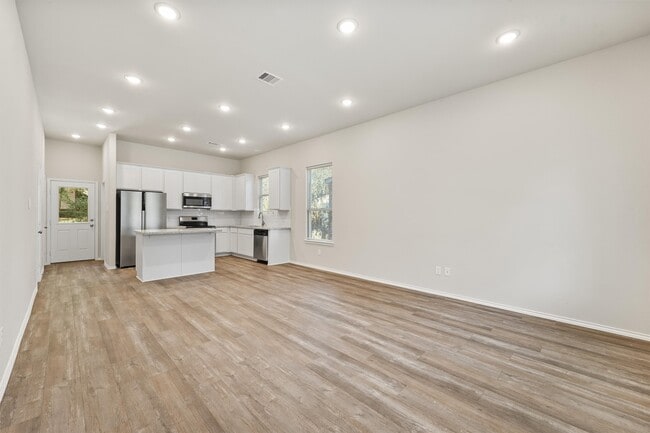 8685 Sassafras in Willis, TX - Building Photo - Building Photo