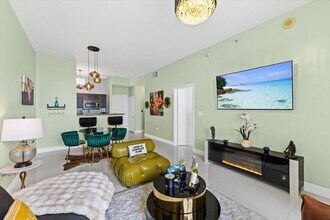 550 Okeechobee Blvd, Unit LPH18 in West Palm Beach, FL - Building Photo - Building Photo
