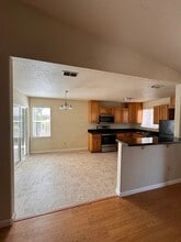 5327 Hillsdale Blvd in Sacramento, CA - Foto de edificio - Building Photo