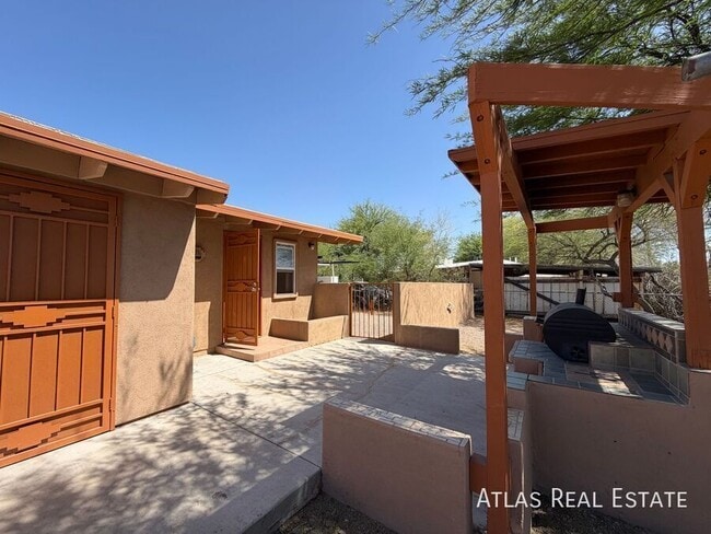 property at 1932 S Campbell Ave