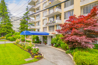 Highgate House in West Vancouver, BC - Building Photo - Building Photo