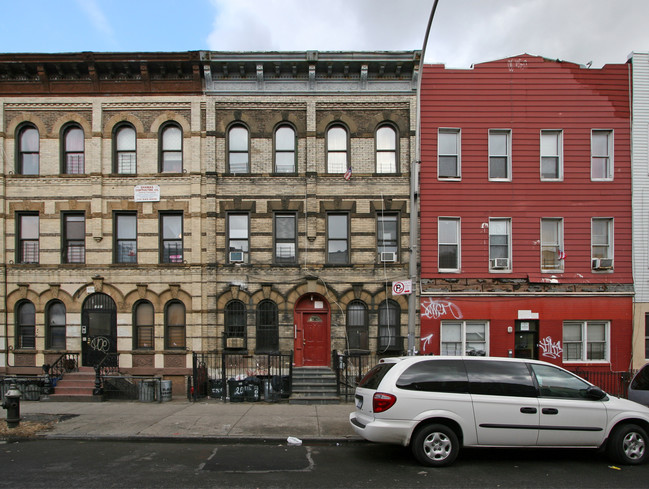 395 Woodbine St in Brooklyn, NY - Building Photo - Building Photo