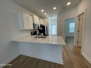 5860 Tyndall Pkwy in Panama City, FL - Building Photo - Building Photo